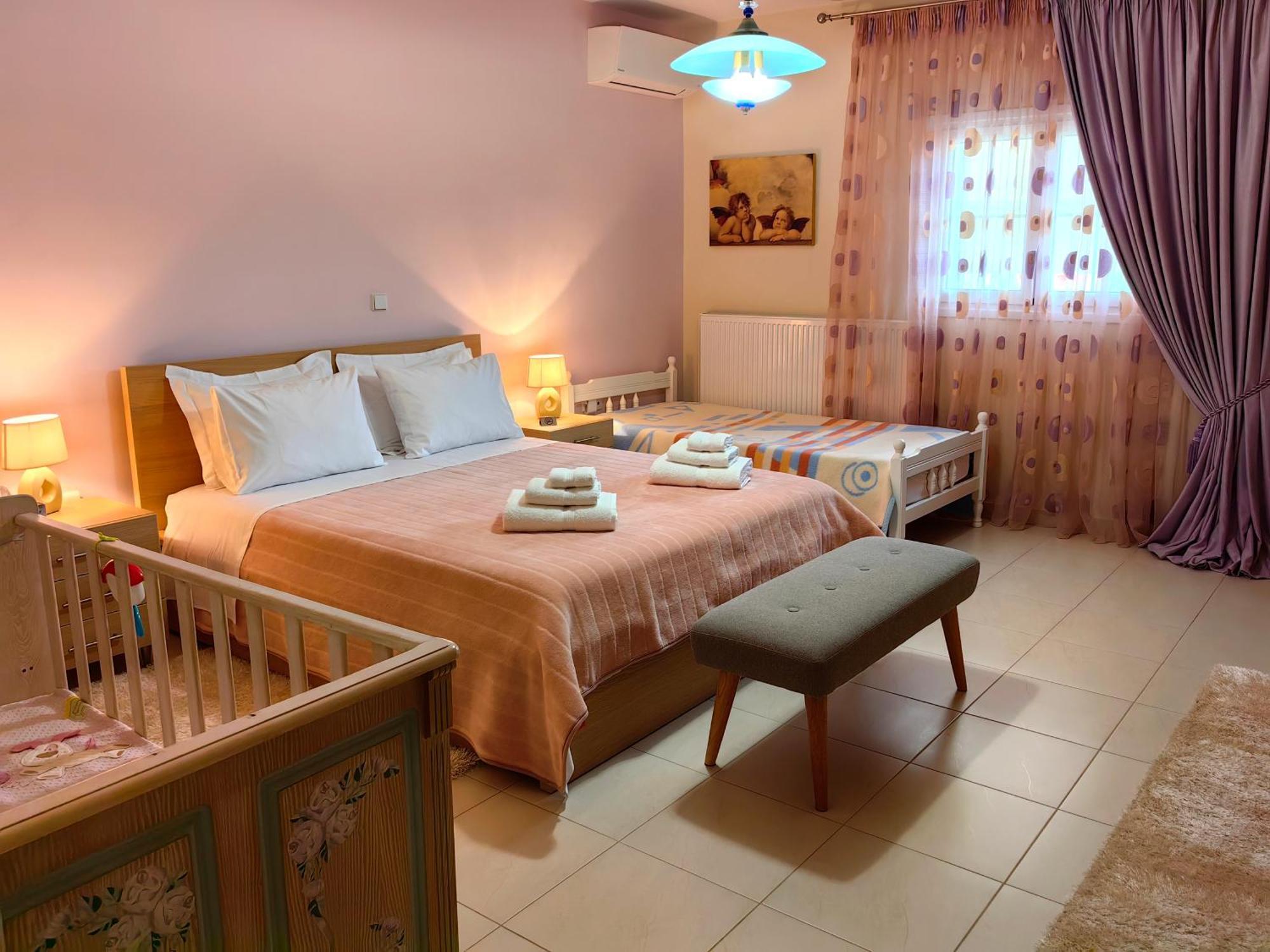 Eleni'S Holiday Home Kalamata Exterior photo